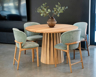 Sole Dining Table